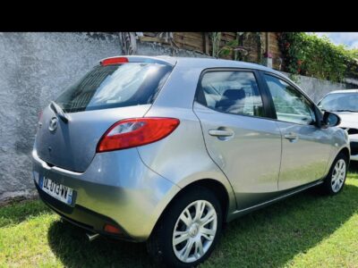 Location Mazda 2